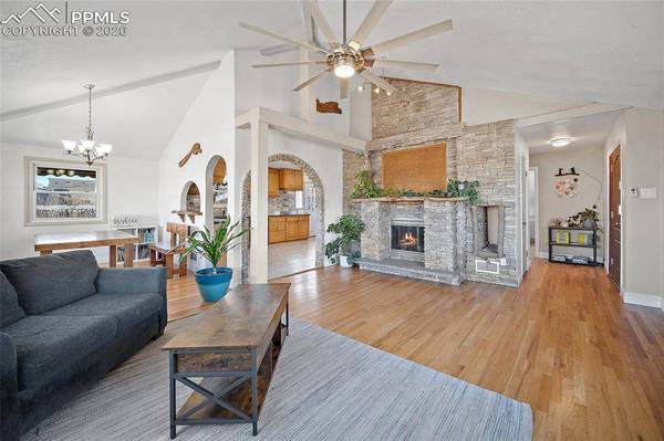 2005 Mount Washington AVE, Colorado Springs, CO 80906