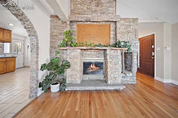 2005 Mount Washington AVE, Colorado Springs, CO 80906