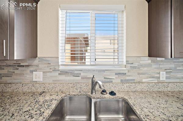 3003 Mirror CIR, Pueblo, CO 81004