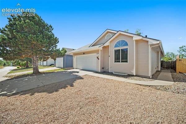 8643 Chancellor DR, Colorado Springs, CO 80920