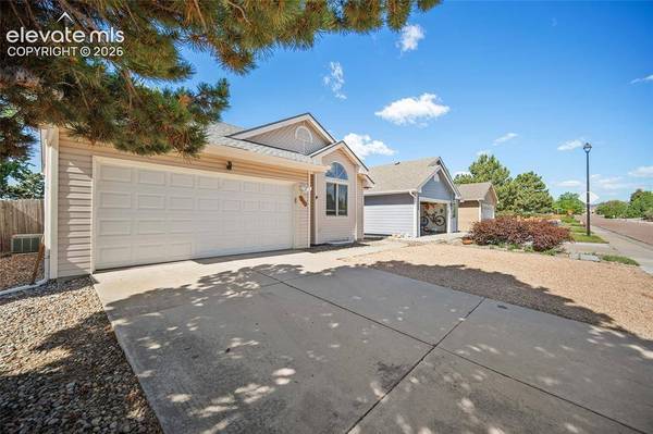 8643 Chancellor DR, Colorado Springs, CO 80920