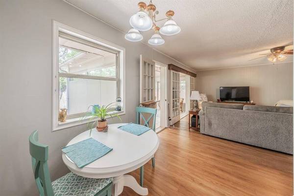 1030 SE 3rd Street, Grand Prairie, TX 75051