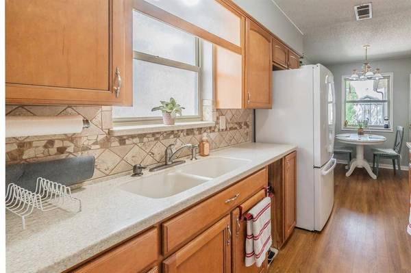 1030 SE 3rd Street, Grand Prairie, TX 75051