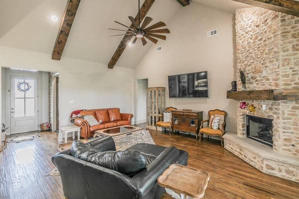 113 Longhorn Court, Paradise, TX 76073