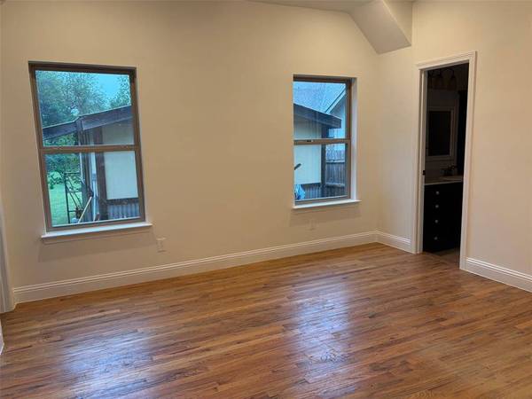 1314 Worthington Street, Grapevine, TX 76051