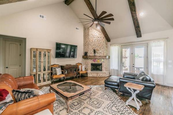 113 Longhorn Court, Paradise, TX 76073