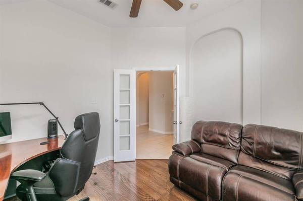 941 Sequoia Way, Saginaw, TX 76131