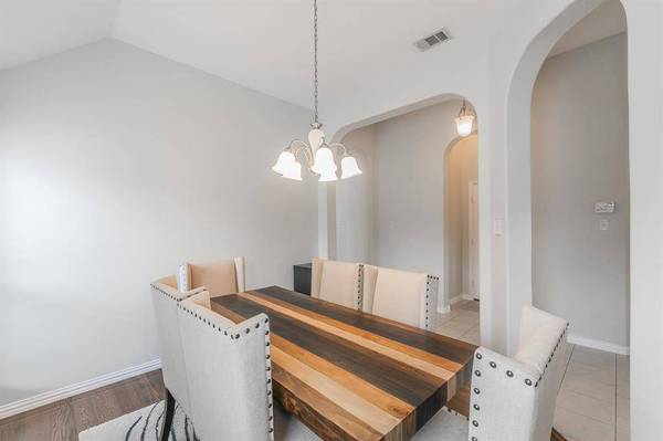 941 Sequoia Way, Saginaw, TX 76131