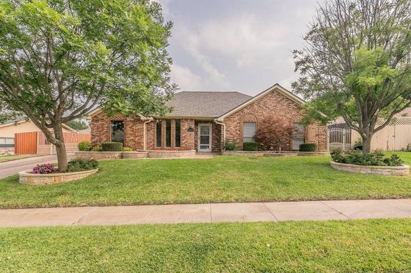 2305 Ridgewood, Bedford, TX 76021