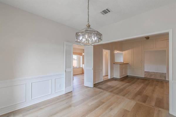 2305 Ridgewood, Bedford, TX 76021