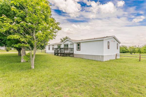 249 Private Road 4434, Rhome, TX 76078