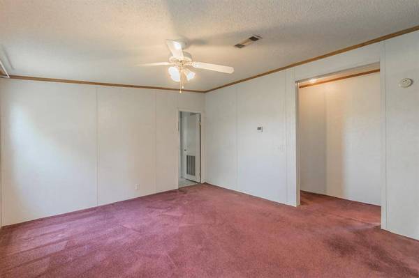 249 Private Road 4434, Rhome, TX 76078