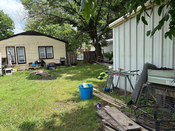 1120 S Pine Street, Grapevine, TX 75050