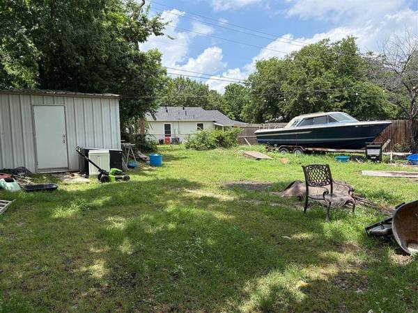 1120 S Pine Street, Grapevine, TX 75050