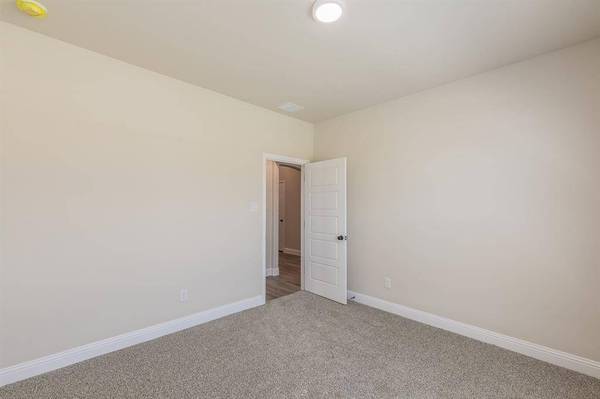 213 Navajo Trail, Alvarado, TX 76009