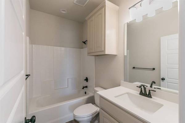 213 Navajo Trail, Alvarado, TX 76009