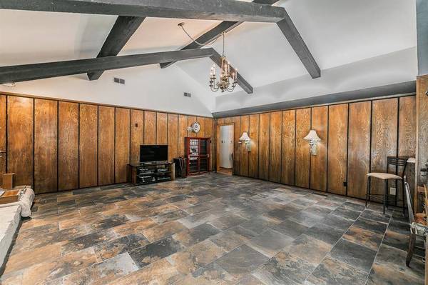 2406 Drawbridge Drive, Arlington, TX 76012