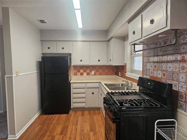 604 E 4th Street, Weatherford, TX 76086