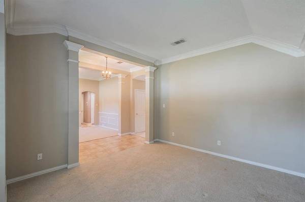 2709 Cobblestone Drive, Grapevine, TX 76051