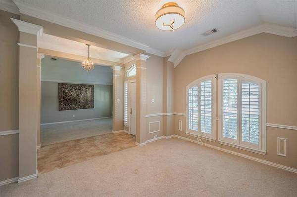 2709 Cobblestone Drive, Grapevine, TX 76051