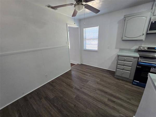 1806 Friar Tuck Drive, Arlington, TX 76013