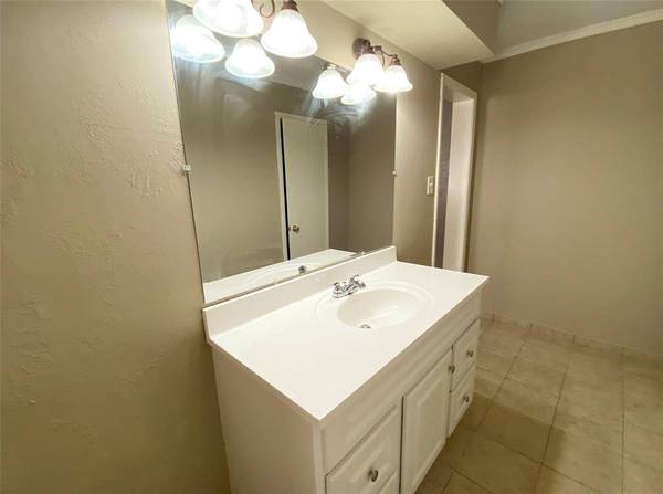 7004 Bennington Drive, Watauga, TX 76148