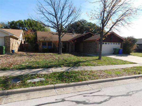 8232 Meadowbrook Drive, Watauga, TX 76148