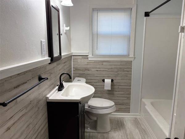 421 Seaman Street, Fort Worth, TX 76111