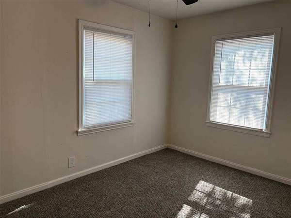 421 Seaman Street, Fort Worth, TX 76111