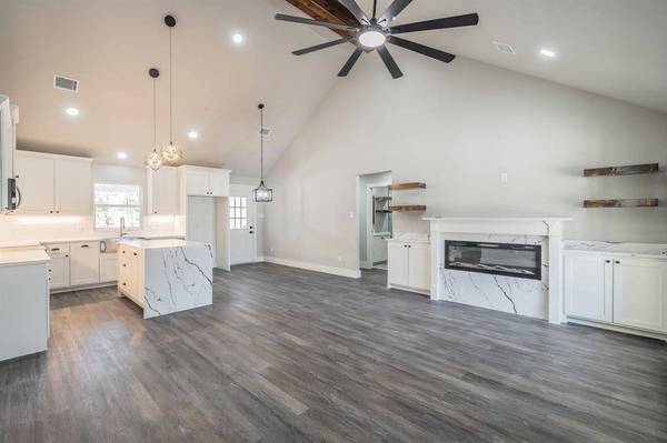 1000 S Spears Street, Alvarado, TX 76009