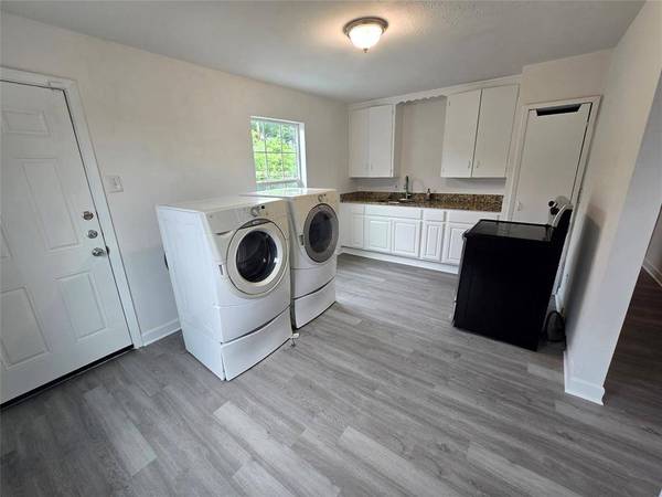 5010 Sunshine Drive, Fort Worth, TX 76105