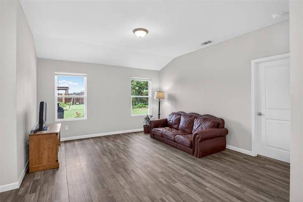 901 E 3rd Street, Springtown, TX 76082