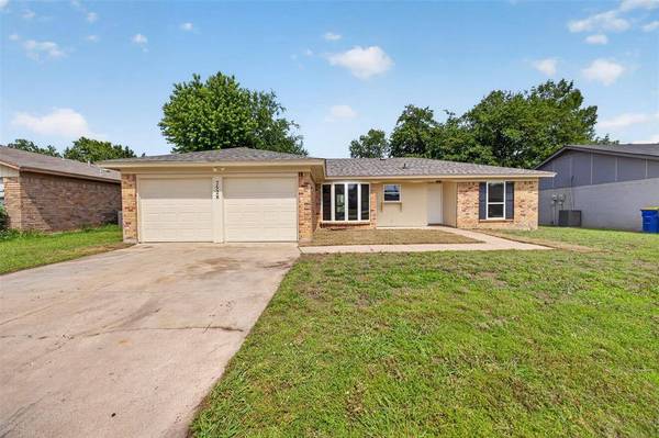 7528 Meadowlark Lane N, Watauga, TX 76148