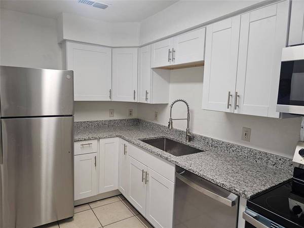 200 E Denton Drive, Euless, TX 76039