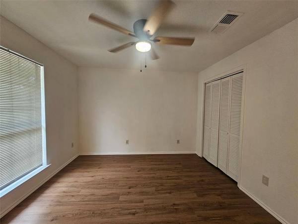 200 E Denton Drive, Euless, TX 76039