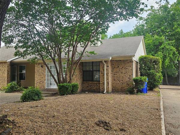200 E Denton Drive, Euless, TX 76039