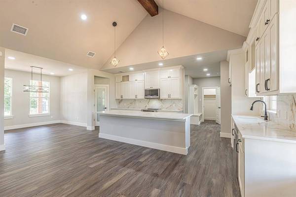 2701 County Road 405, Alvarado, TX 76009