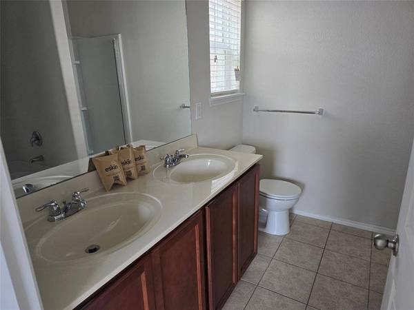 2428 Lohani Lane, Fort Worth, TX 76131