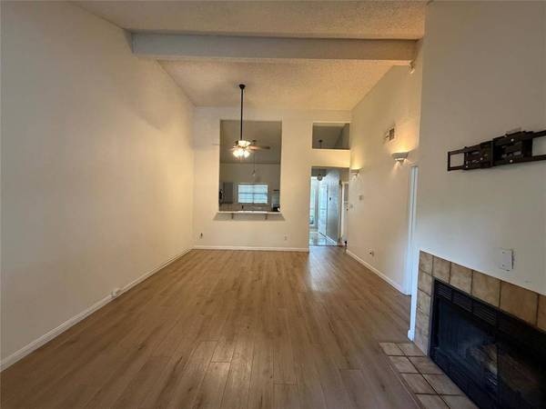 2907 Hilltop Drive, Euless, TX 76039