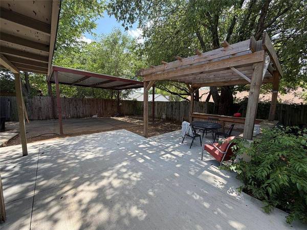 2907 Hilltop Drive, Euless, TX 76039