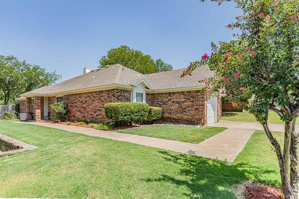 9269 Meandering Drive, North Richland Hills, TX 76182