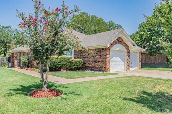 9269 Meandering Drive, North Richland Hills, TX 76182