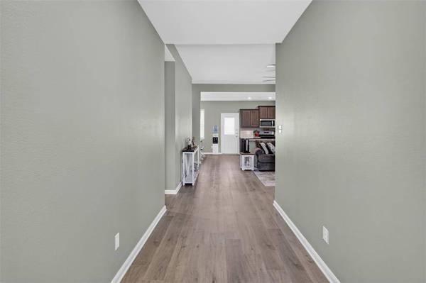 905 Cawthorne Trail, Fort Worth, TX 76108