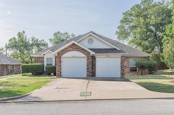 9269 & 9271 Meandering Drive