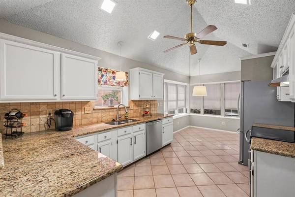 1322 Overlook Drive, Lewisville, TX 75067