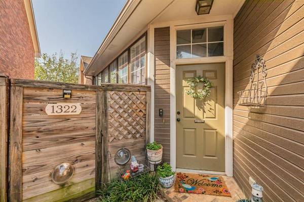 1322 Overlook Drive, Lewisville, TX 75067