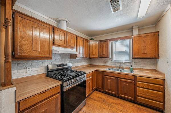 1812 Highland Drive E, Keller, TX 76262