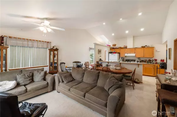 28 83rd DR SE, Lake Stevens, WA 98258