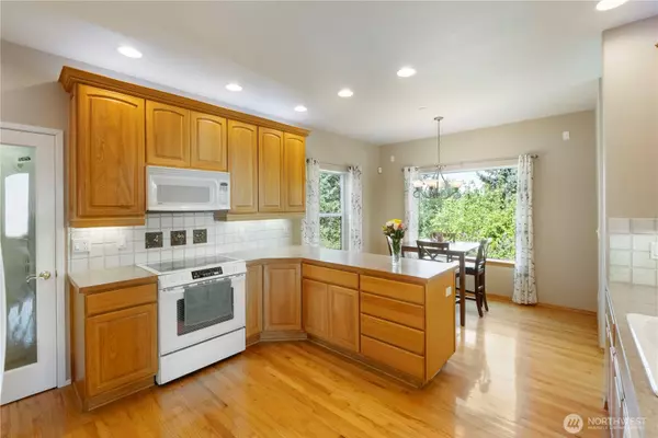 4675 Bush Mountain DR SW, Tumwater, WA 98512