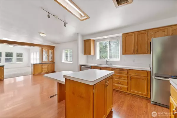 8502 208th Avenue Ct E, Bonney Lake, WA 98391